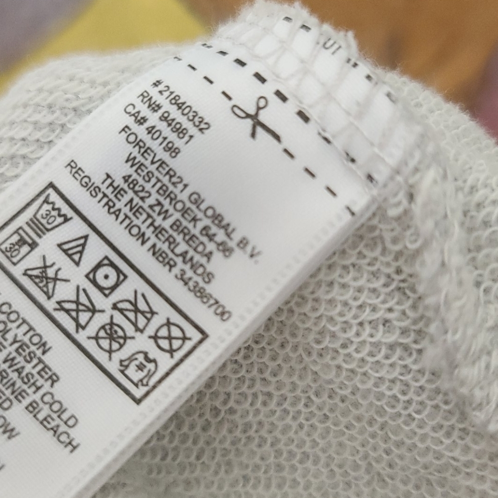 Disney "The Lion King" Sweatshirt from Forever 21 - Picture 4 of 4